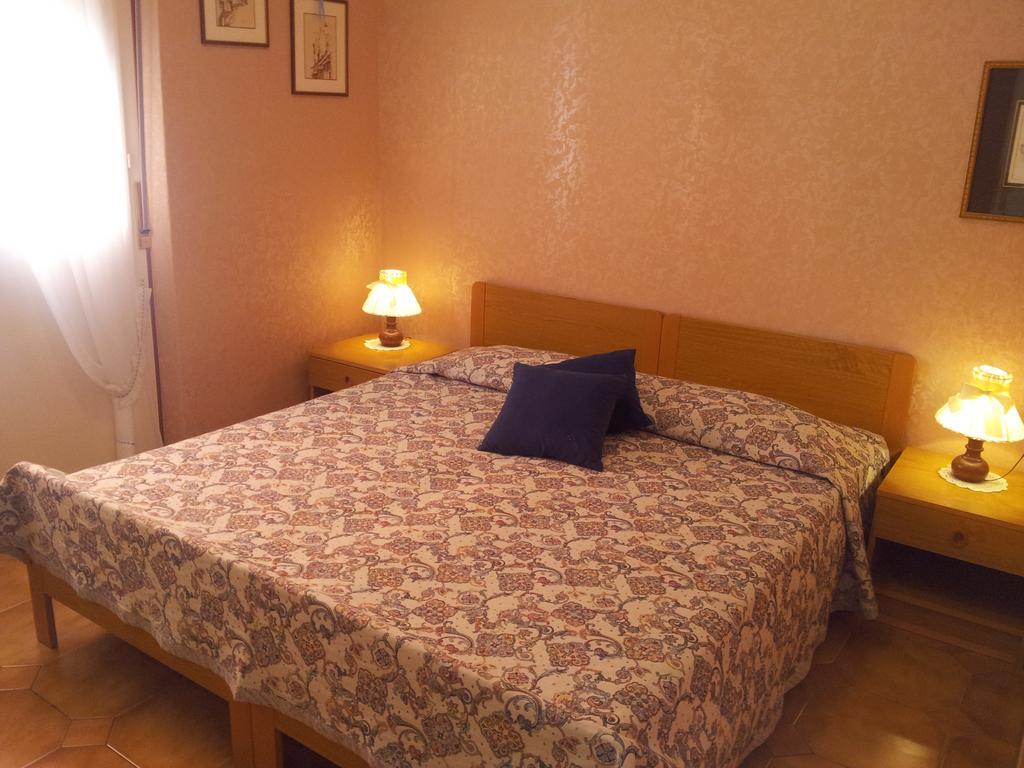Meuble Al Ponte Hotel Grado Szoba fotó